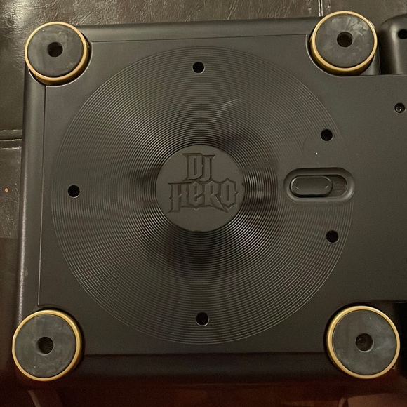 DJ Hero Wireless Turntable Controller - Picture 4 of 5
